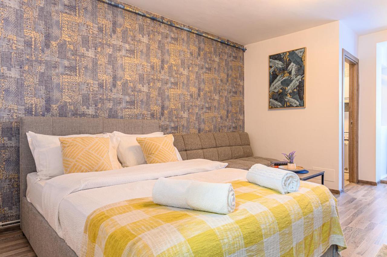 Luxury Studios - Soarelui 10 Braşov Extérieur photo